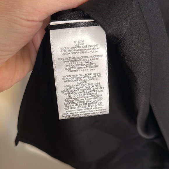 NEW BCBGMAXAZRIA Marcia Sleeveless Blouse - M - Picture 6 of 6